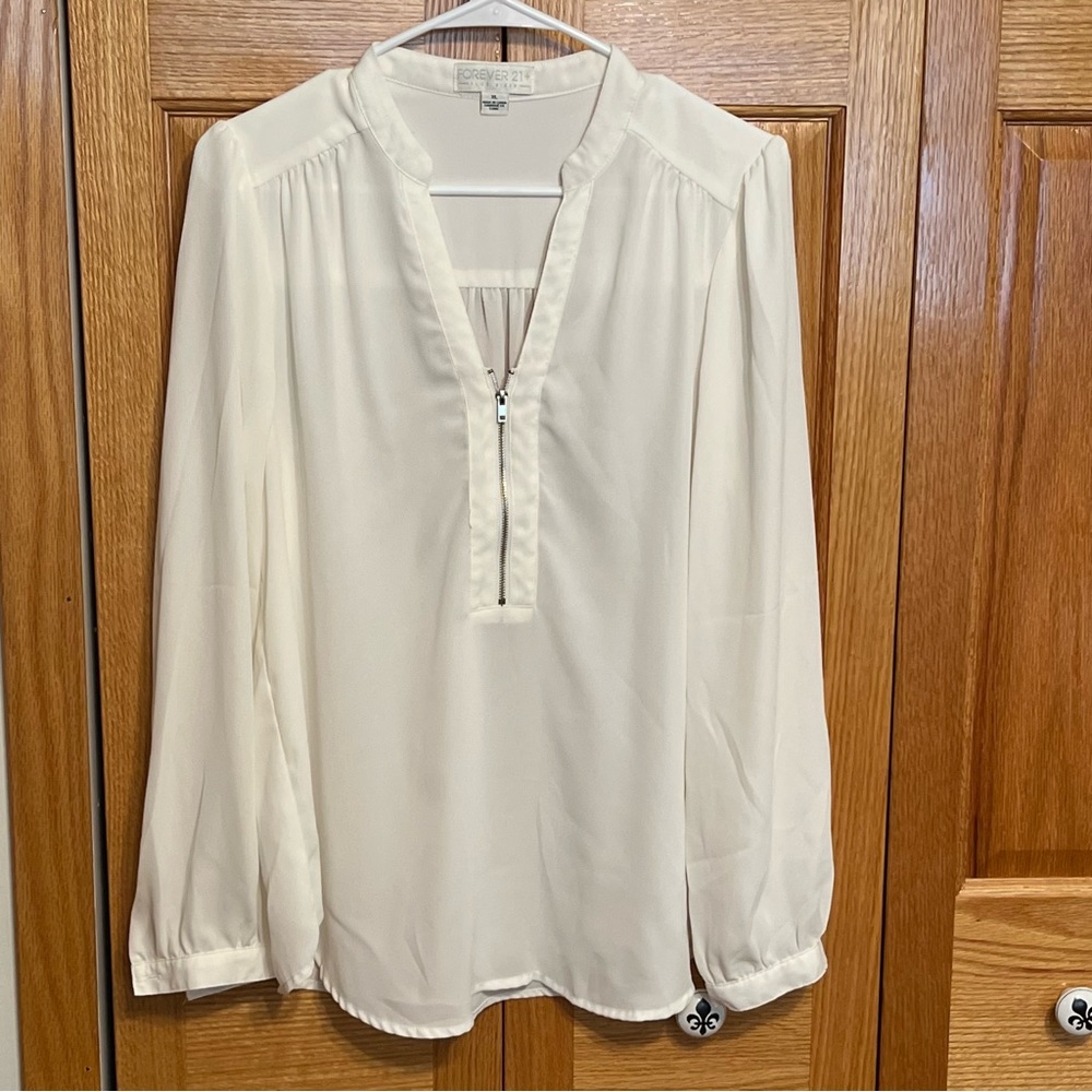 Ivory zip front long sleeve blouse. Forever 21 +. Size XL. Gathered back - Picture 1 of 6